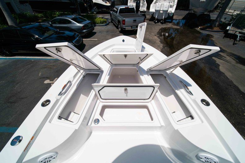 Thumbnail 35 for New 2019 Sportsman Masters 227 Bay Boat boat for sale in Vero Beach, FL
