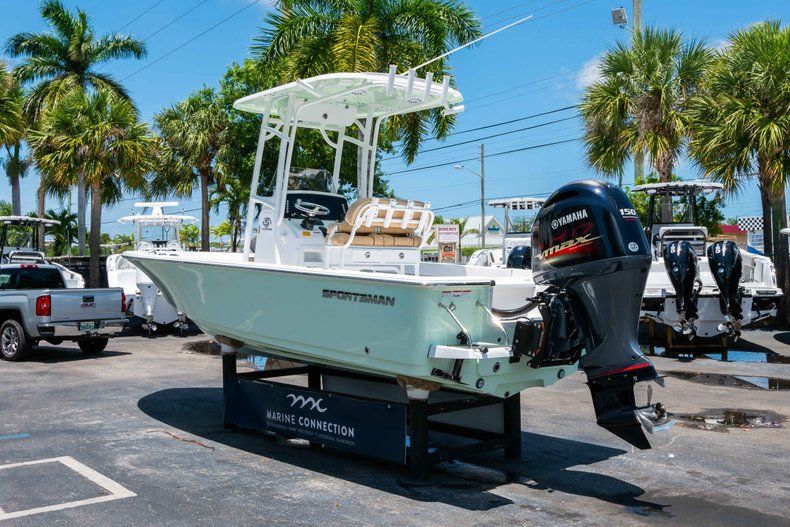 Thumbnail 5 for New 2019 Sportsman Masters 227 Bay Boat boat for sale in Vero Beach, FL