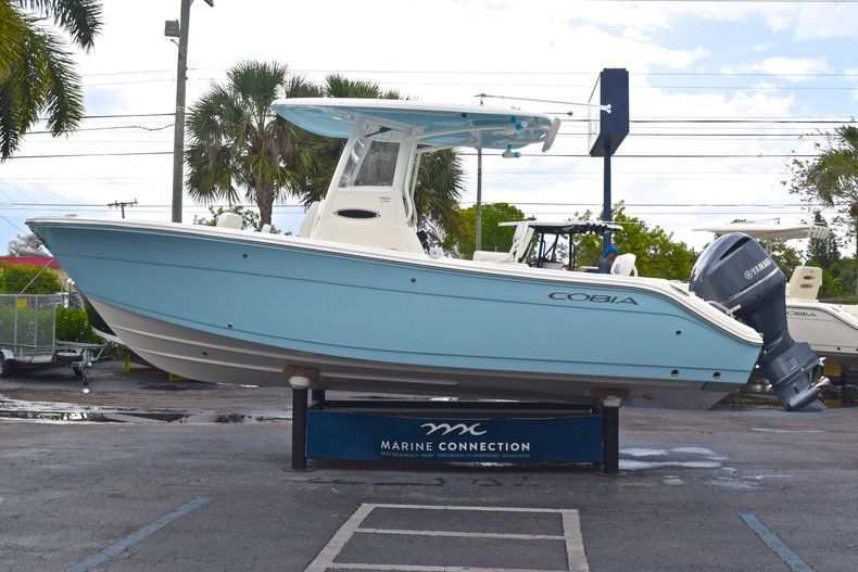 Thumbnail 6 for New 2019 Cobia 240 CC Center Console boat for sale in Fort Lauderdale, FL