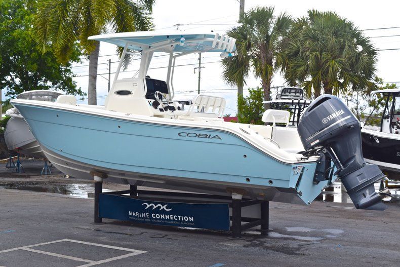Thumbnail 7 for New 2019 Cobia 240 CC Center Console boat for sale in Fort Lauderdale, FL