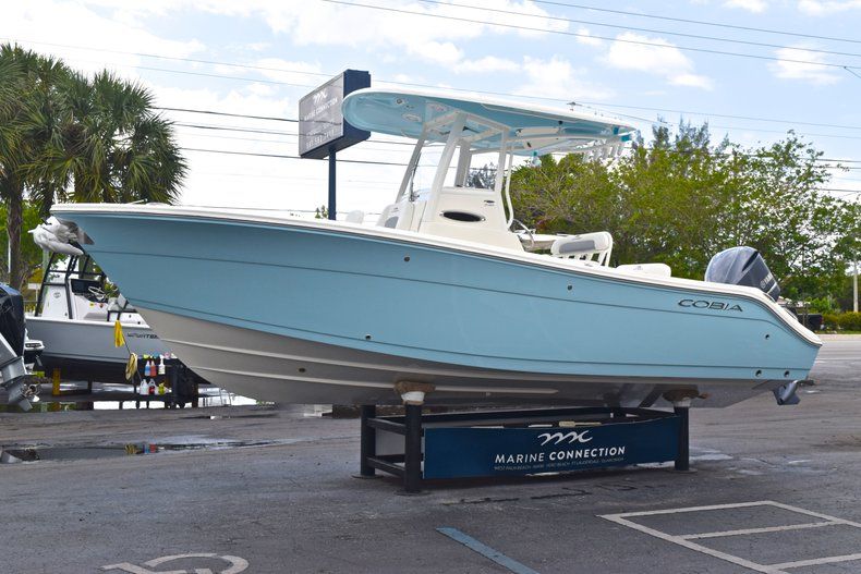 Thumbnail 5 for New 2019 Cobia 240 CC Center Console boat for sale in Fort Lauderdale, FL