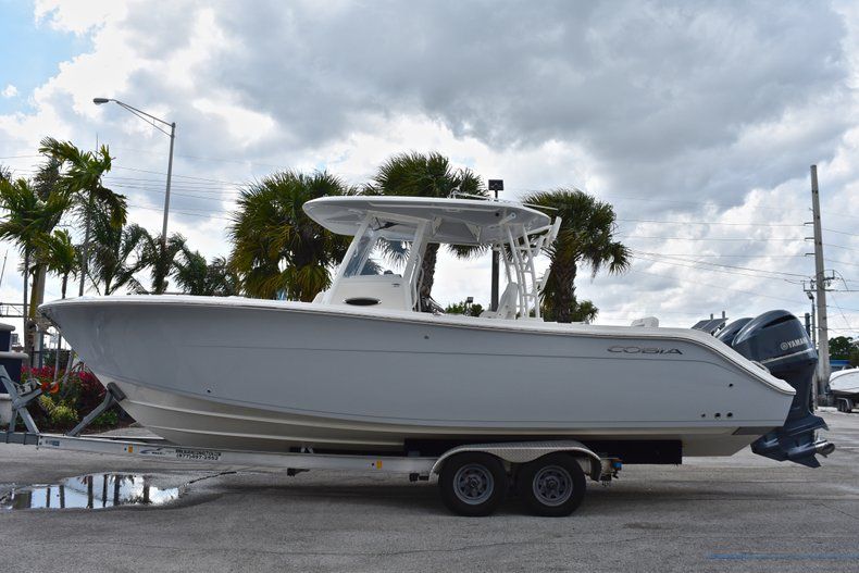 Thumbnail 4 for New 2019 Cobia 301 CC Center Console boat for sale in Vero Beach, FL