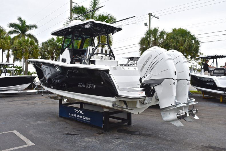 Thumbnail 5 for Used 2018 Blackfin 272CC Center Console boat for sale in West Palm Beach, FL