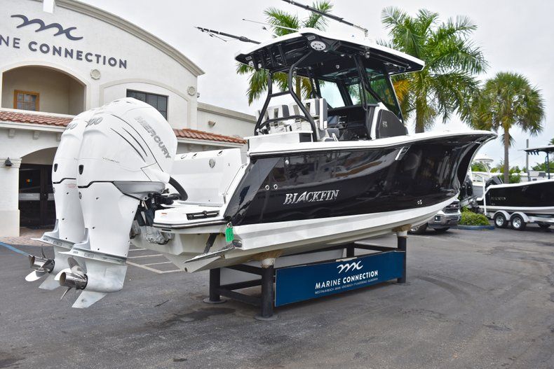 Thumbnail 7 for Used 2018 Blackfin 272CC Center Console boat for sale in West Palm Beach, FL