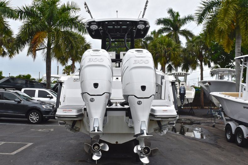 Thumbnail 6 for Used 2018 Blackfin 272CC Center Console boat for sale in West Palm Beach, FL