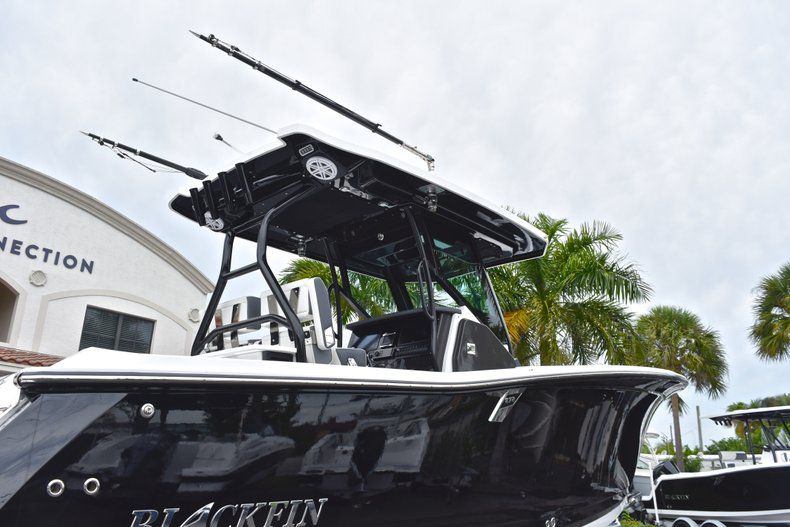 Thumbnail 9 for Used 2018 Blackfin 272CC Center Console boat for sale in West Palm Beach, FL