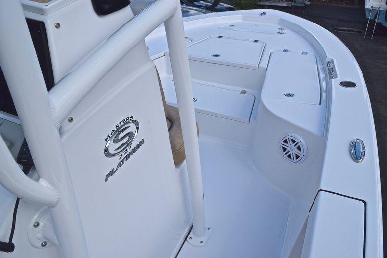 Thumbnail 37 for New 2019 Sportsman Masters 227 Bay Boat boat for sale in Vero Beach, FL