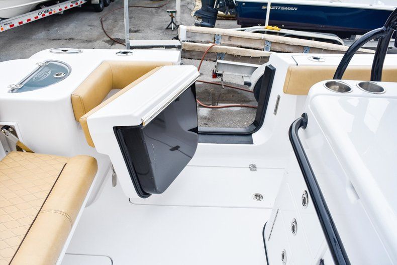 Thumbnail 19 for Used 2018 Sportsman Open 312 Center Console boat for sale in West Palm Beach, FL
