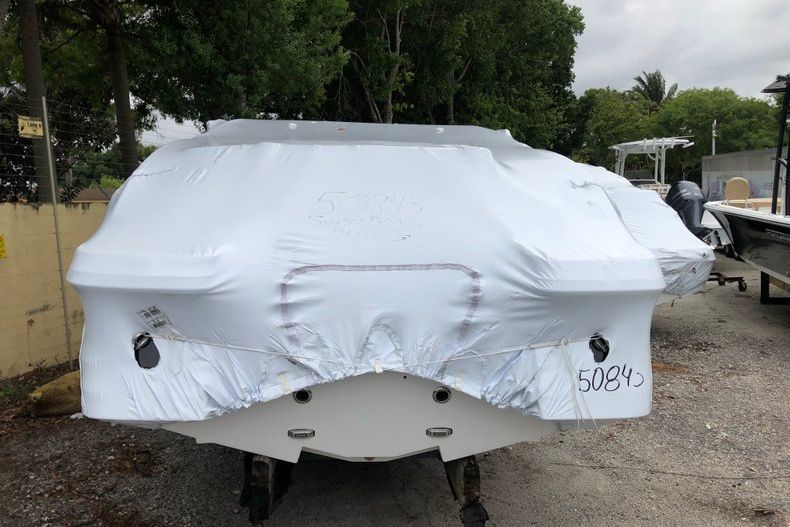 Thumbnail 1 for New 2019 Hurricane SunDeck SD 2400 OB boat for sale in West Palm Beach, FL