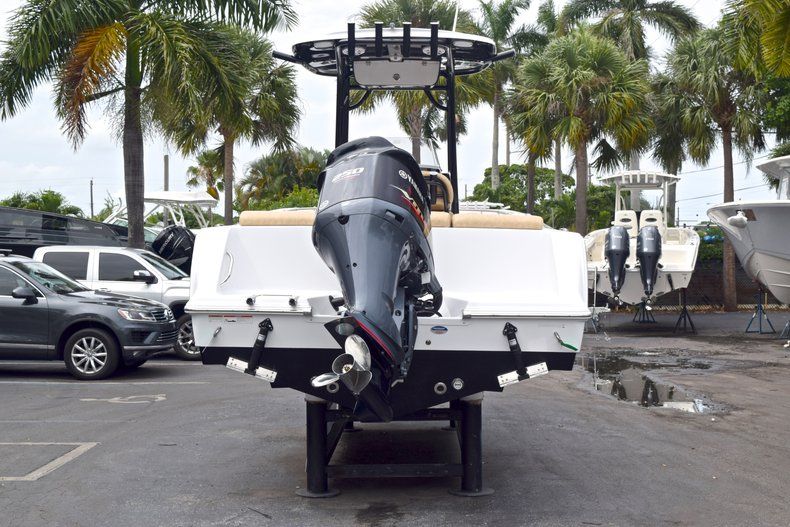 Thumbnail 6 for New 2019 Sportsman Heritage 231 Center Console boat for sale in West Palm Beach, FL