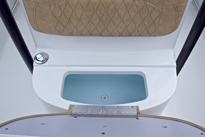 Thumbnail 48 for New 2019 Sportsman Heritage 231 Center Console boat for sale in West Palm Beach, FL