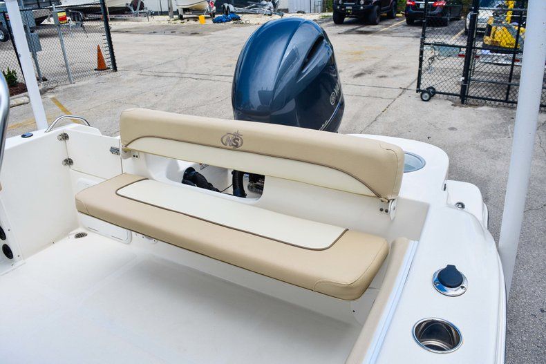 Thumbnail 10 for Used 2018 NauticStar 22XS boat for sale in Fort Lauderdale, FL