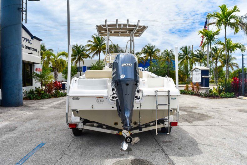 Thumbnail 6 for Used 2018 NauticStar 22XS boat for sale in Fort Lauderdale, FL