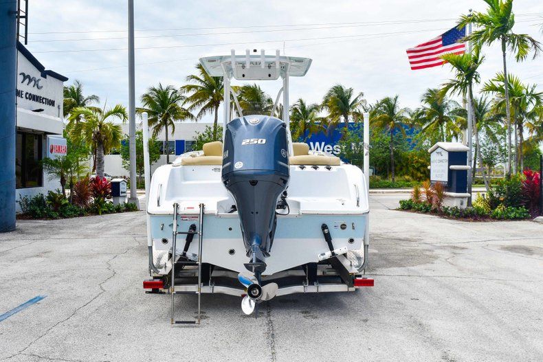 Thumbnail 7 for Used 2018 Sea Hunt 234 Ultra boat for sale in Fort Lauderdale, FL