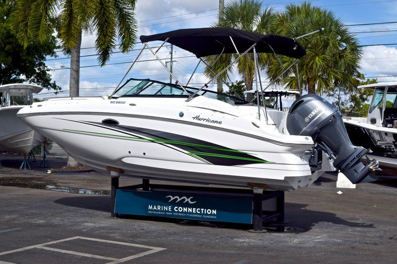 Thumbnail 5 for New 2019 Hurricane SunDeck SD 2200 OB boat for sale in West Palm Beach, FL