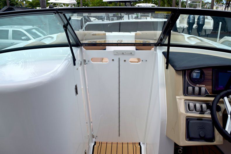Thumbnail 45 for New 2019 Hurricane SunDeck SD 2690 OB boat for sale in West Palm Beach, FL