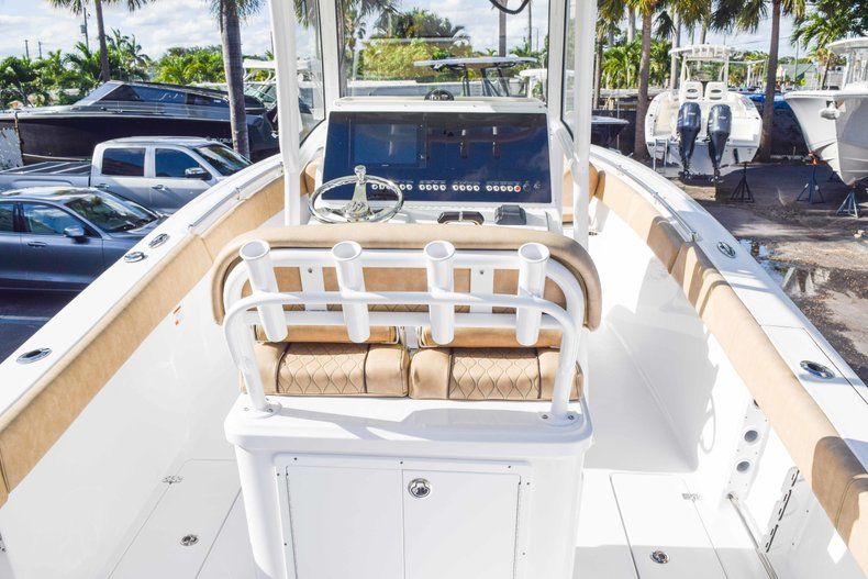 Thumbnail 14 for New 2019 Sportsman Open 252 Center Console boat for sale in Fort Lauderdale, FL