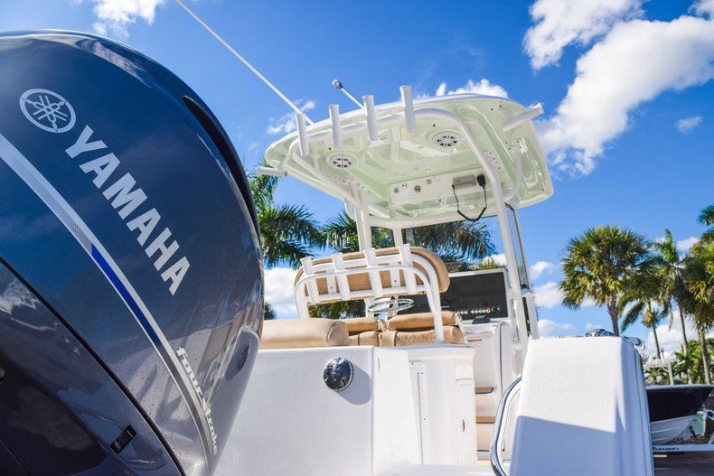 Thumbnail 10 for New 2019 Sportsman Open 252 Center Console boat for sale in Fort Lauderdale, FL
