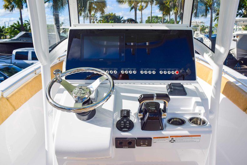 Thumbnail 49 for New 2019 Sportsman Open 252 Center Console boat for sale in Fort Lauderdale, FL