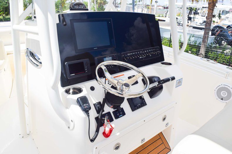 Thumbnail 25 for New 2019 Cobia 277 Center Console boat for sale in Fort Lauderdale, FL