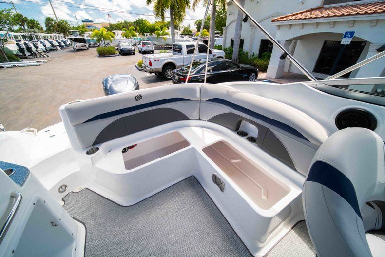 Thumbnail 10 for New 2019 Hurricane SunDeck SD 2400 OB boat for sale in West Palm Beach, FL