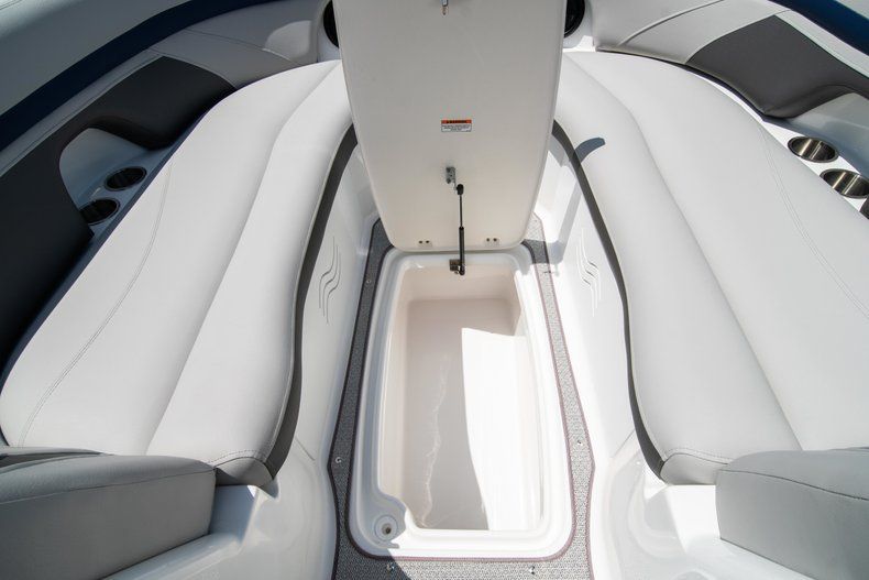 Thumbnail 28 for New 2019 Hurricane SunDeck SD 2400 OB boat for sale in West Palm Beach, FL