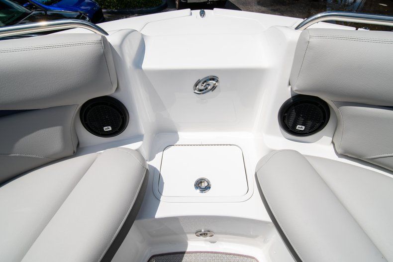 Thumbnail 29 for New 2019 Hurricane SunDeck SD 2400 OB boat for sale in West Palm Beach, FL