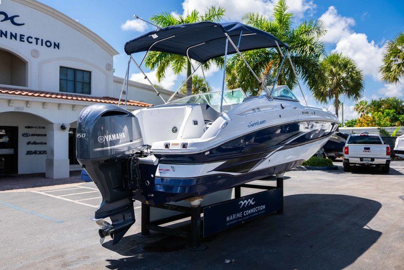 Thumbnail 7 for New 2019 Hurricane SunDeck SD 2400 OB boat for sale in West Palm Beach, FL