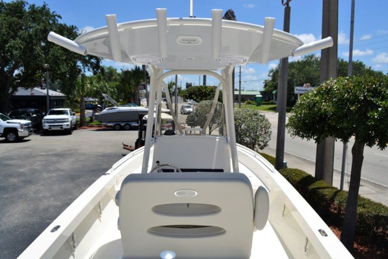 Thumbnail 11 for New 2019 Pathfinder 2600 TRS boat for sale in Vero Beach, FL