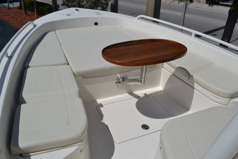 Thumbnail 17 for New 2019 Pathfinder 2600 TRS boat for sale in Vero Beach, FL