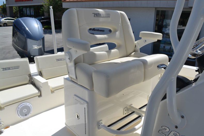 Thumbnail 22 for New 2019 Pathfinder 2600 TRS boat for sale in Vero Beach, FL