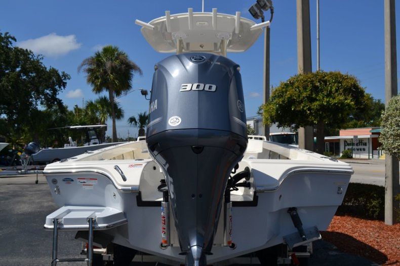 Thumbnail 4 for New 2019 Pathfinder 2600 TRS boat for sale in Vero Beach, FL