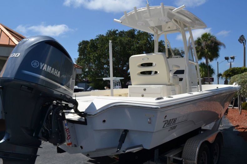 Thumbnail 5 for New 2019 Pathfinder 2600 TRS boat for sale in Vero Beach, FL