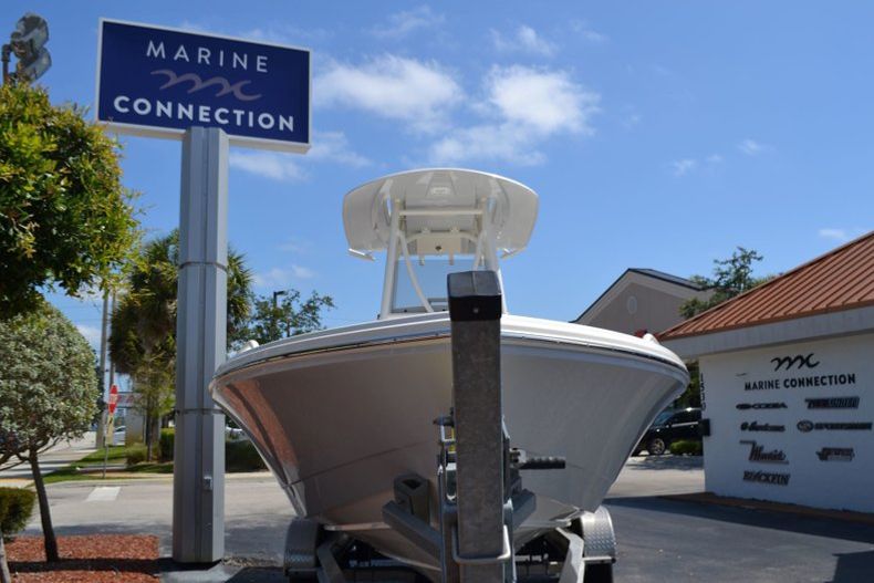 Thumbnail 2 for New 2019 Pathfinder 2600 TRS boat for sale in Vero Beach, FL