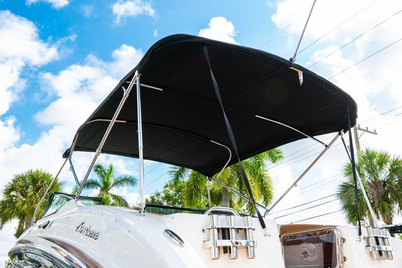 Thumbnail 8 for New 2019 Hurricane SunDeck SD 2690 OB boat for sale in West Palm Beach, FL