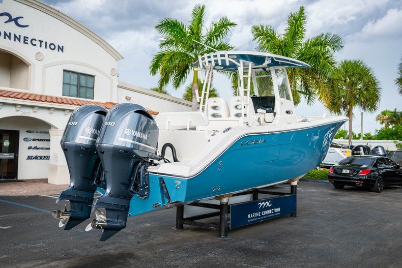 Thumbnail 7 for New 2019 Cobia 301 CC Center Console boat for sale in West Palm Beach, FL