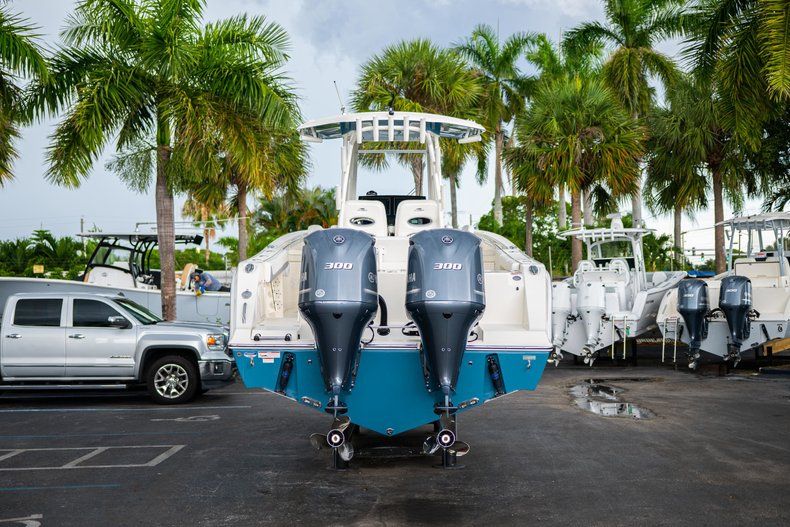 Thumbnail 6 for New 2019 Cobia 301 CC Center Console boat for sale in West Palm Beach, FL
