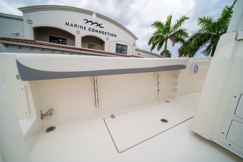 Thumbnail 18 for New 2019 Cobia 301 CC Center Console boat for sale in West Palm Beach, FL