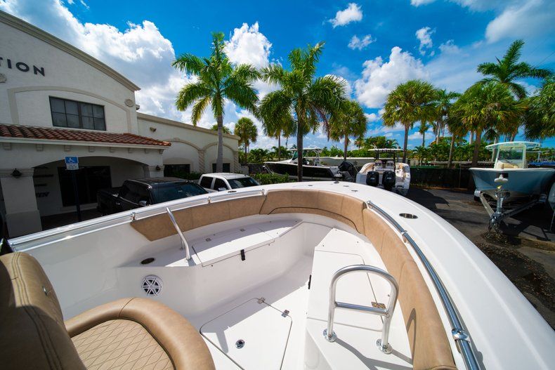 Thumbnail 34 for New 2019 Sportsman Open 232 Center Console boat for sale in Miami, FL