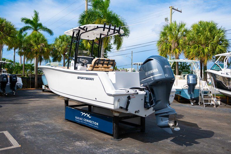 Thumbnail 5 for New 2019 Sportsman Open 232 Center Console boat for sale in Miami, FL