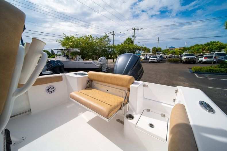 Thumbnail 10 for New 2019 Sportsman Open 242 Center Console boat for sale in West Palm Beach, FL
