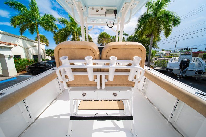 Thumbnail 18 for New 2019 Sportsman Open 242 Center Console boat for sale in West Palm Beach, FL