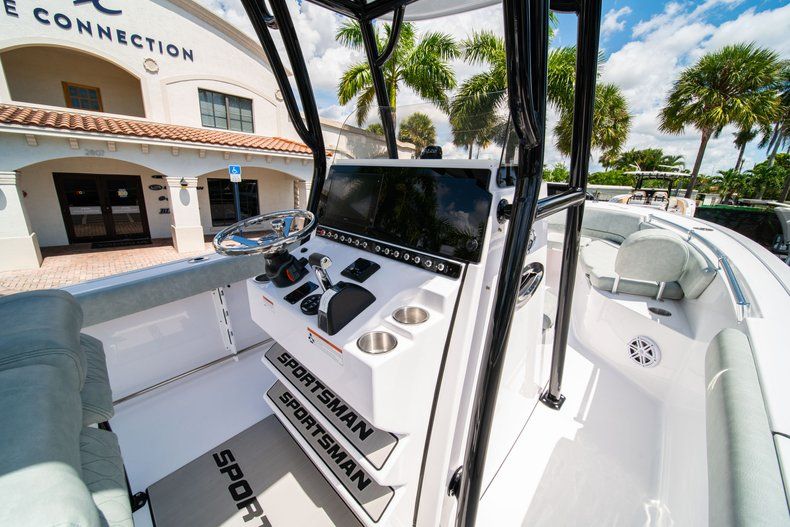 Thumbnail 22 for New 2019 Sportsman Open 242 Center Console boat for sale in Fort Lauderdale, FL