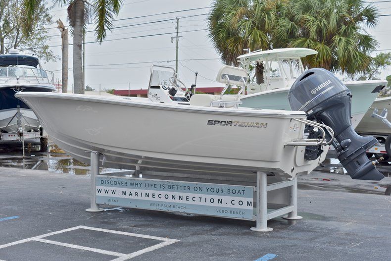 Thumbnail 5 for New 2018 Sportsman 19 Island Reef boat for sale in Vero Beach, FL