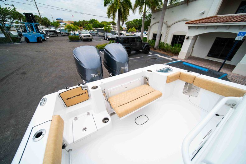 Thumbnail 13 for New 2019 Sportsman Open 282 Center Console boat for sale in Vero Beach, FL
