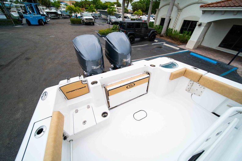 Thumbnail 12 for New 2019 Sportsman Open 282 Center Console boat for sale in Vero Beach, FL