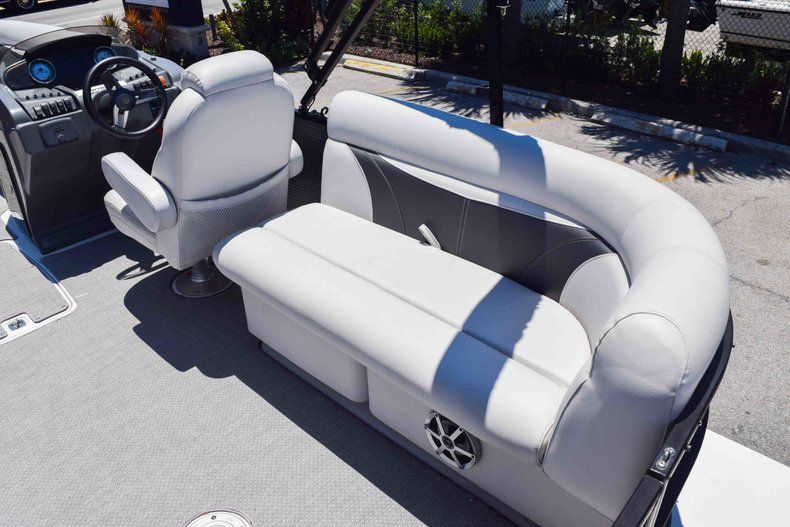 Thumbnail 8 for Used 2018 Hurricane FunDeck FD 236SB boat for sale in Fort Lauderdale, FL