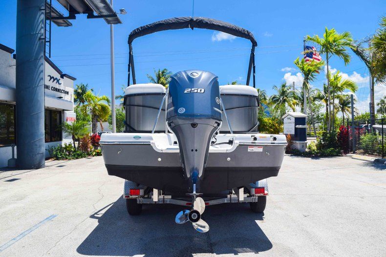 Thumbnail 6 for Used 2018 Hurricane FunDeck FD 236SB boat for sale in Fort Lauderdale, FL