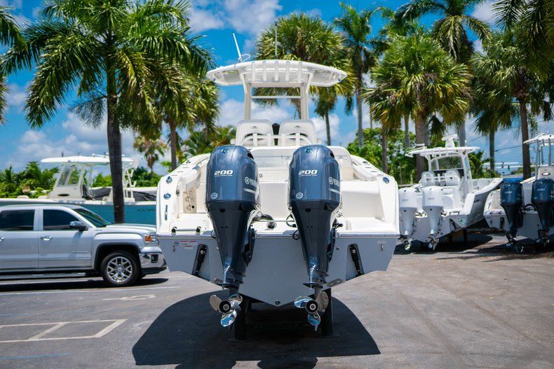 Thumbnail 6 for New 2019 Cobia 280 Center Console boat for sale in Miami, FL