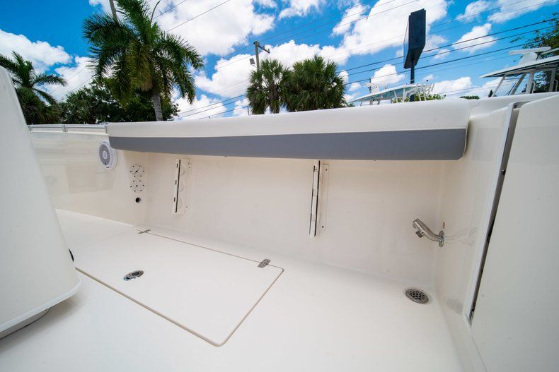 Thumbnail 17 for New 2019 Cobia 280 Center Console boat for sale in Miami, FL